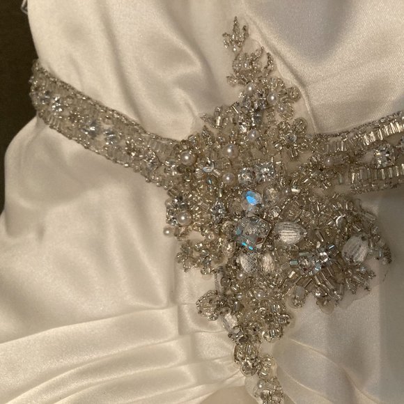 Davids Bridal Wedding Dress - Ivory - Picture 16 of 16